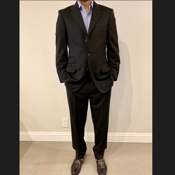 Gucci Other - Gucci Black Suit 50R